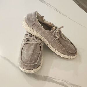 Hey dude Wendy Sneakers, Slip On Shoes Mushroom Women’s Size 8 Tan Gray